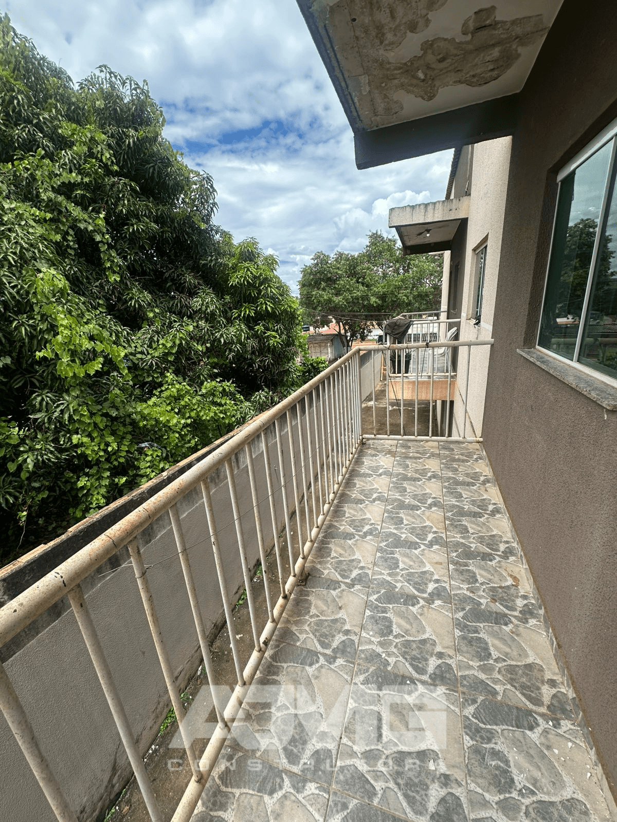 Apartamento amplo e com varanda em Águas Lindas de Goiás - Foto 1