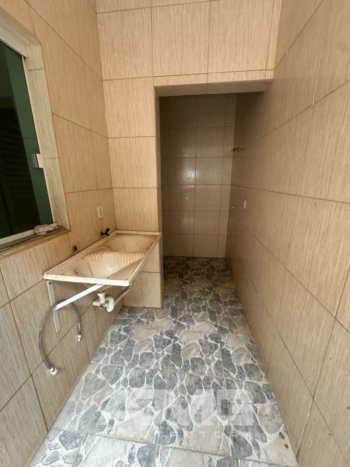 Apartamento amplo e com varanda em Águas Lindas de Goiás - Foto 4