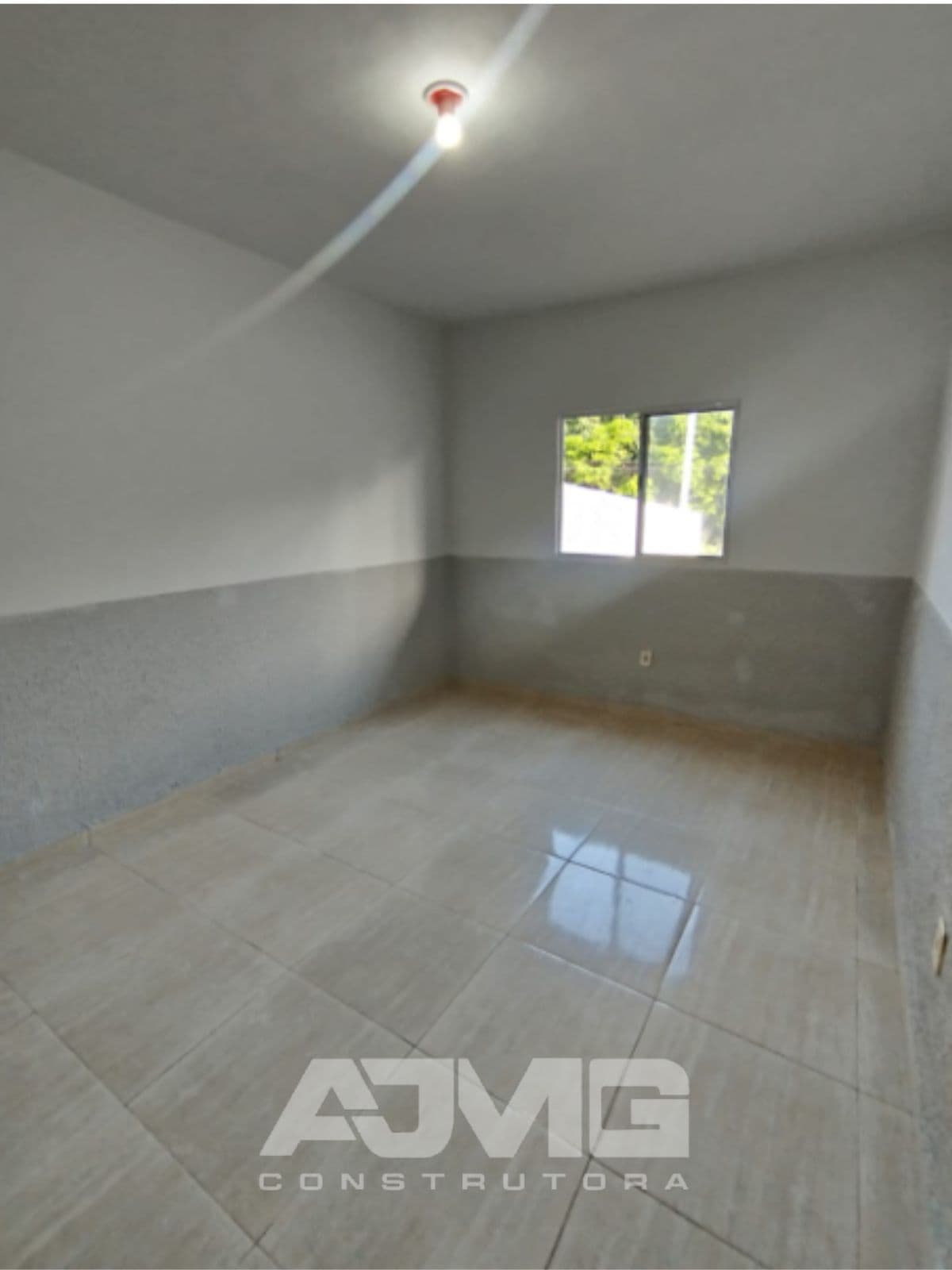 Casa com 2 quartos, garagem e quintal amplos - Foto 4