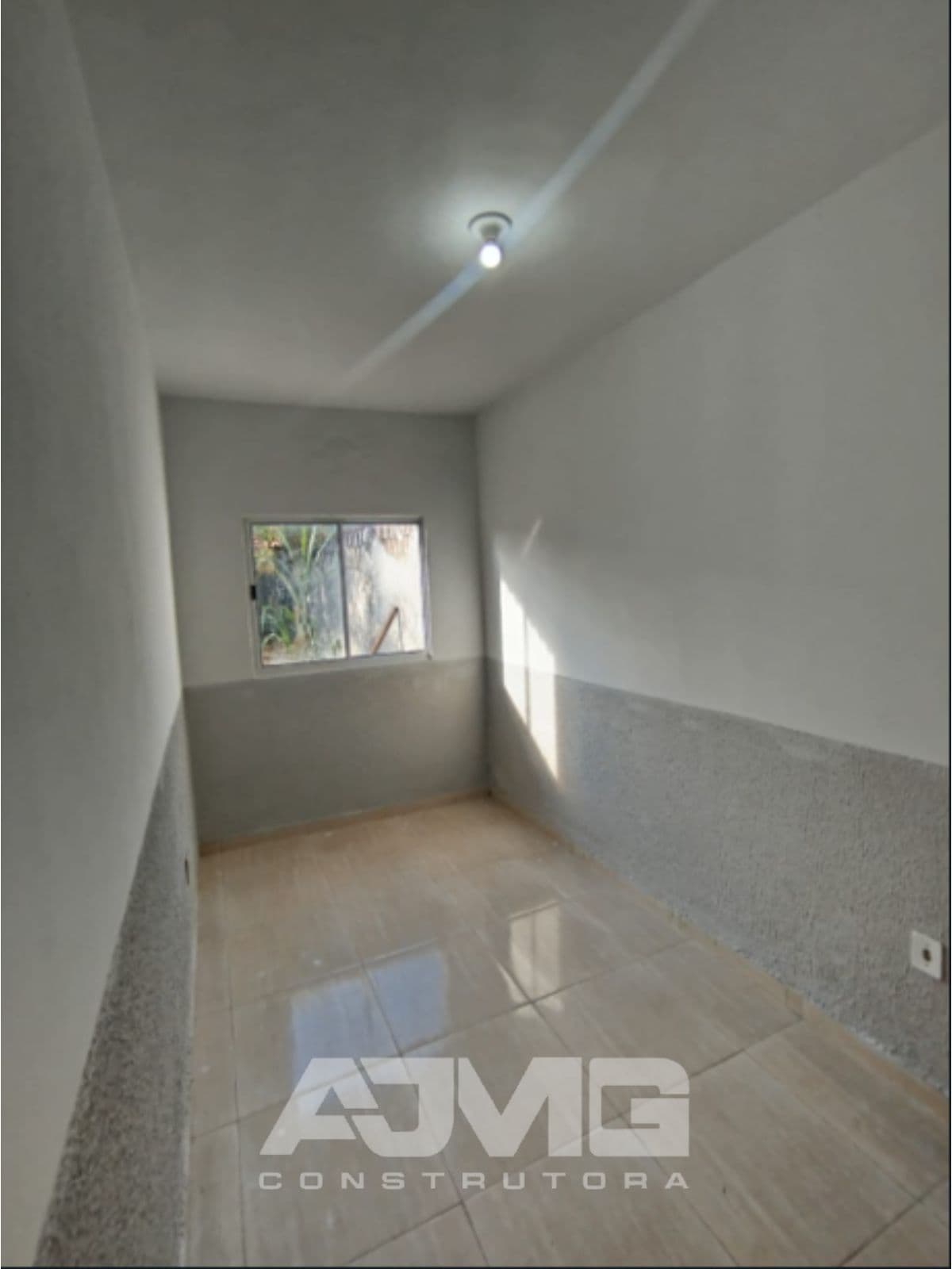 Casa com 2 quartos, garagem e quintal amplos - Foto 5