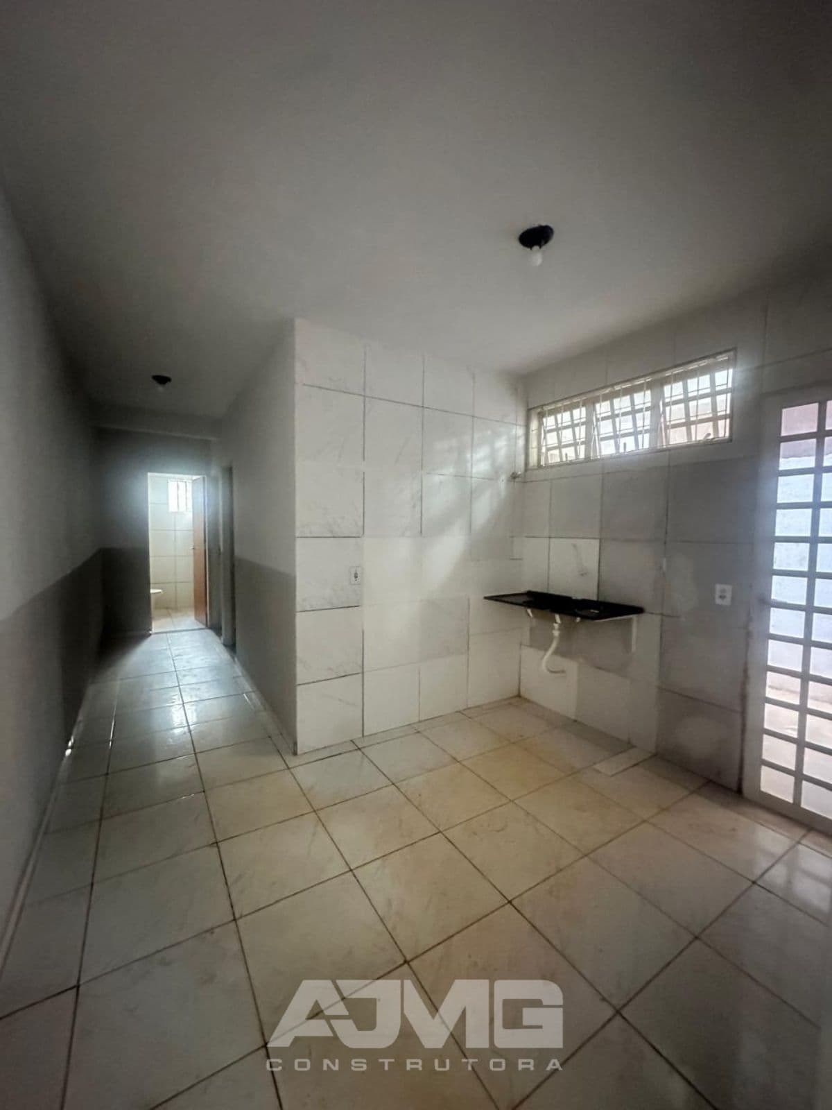 Casa com 2 quartos e garagem - Foto 4