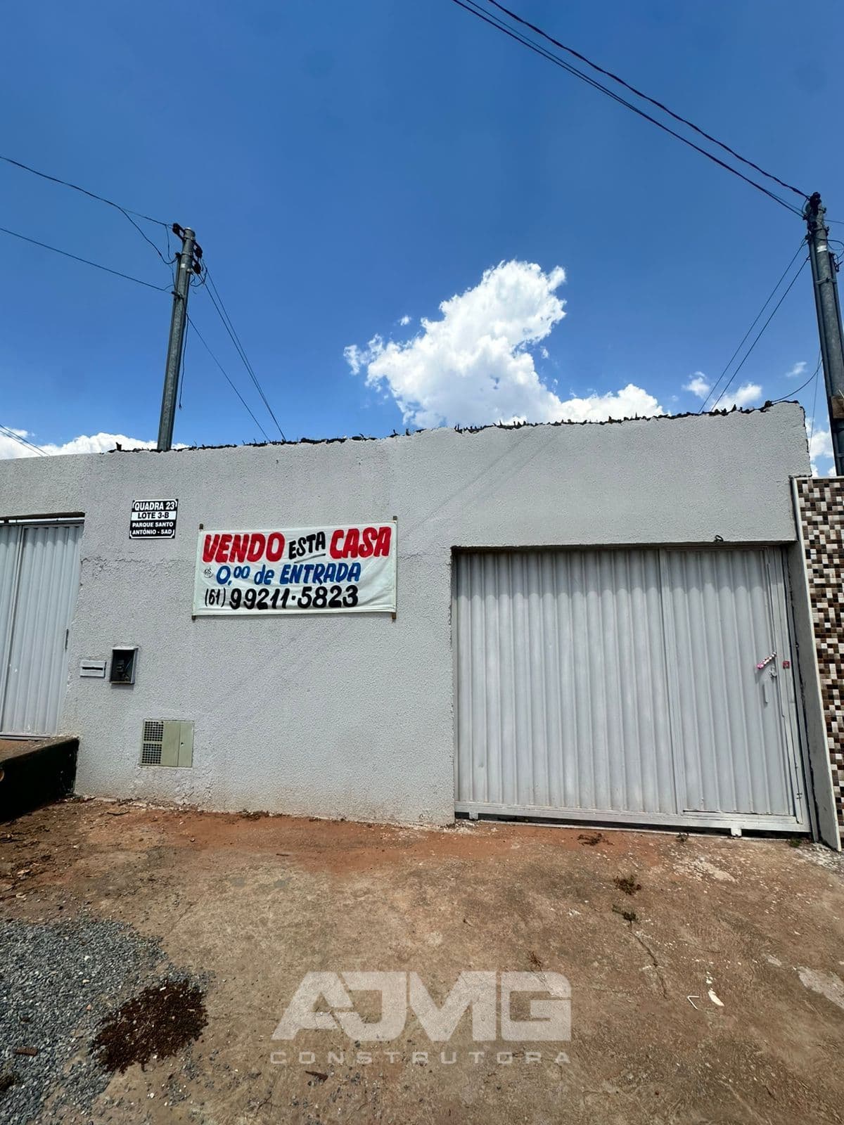 Casa com garagem grande e quintal - Foto 1