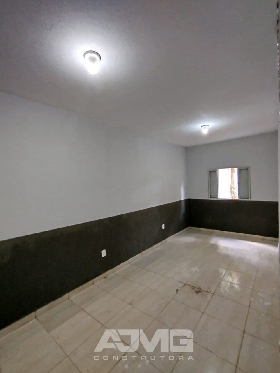 Casa com garagem, quartos amplos e quintal - Foto 6