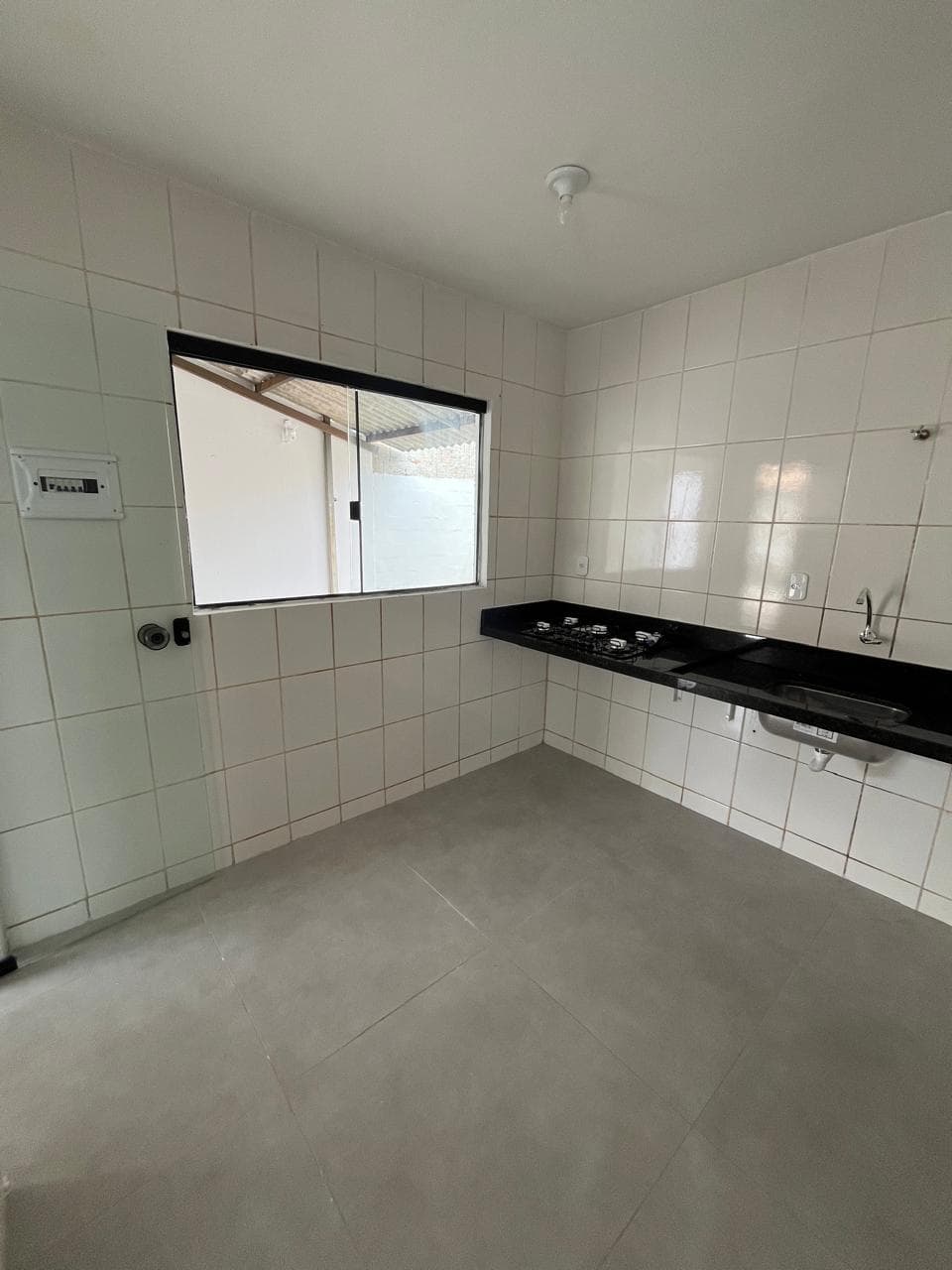 Casa com grande garagem e quintal em Luziânia - Foto 4